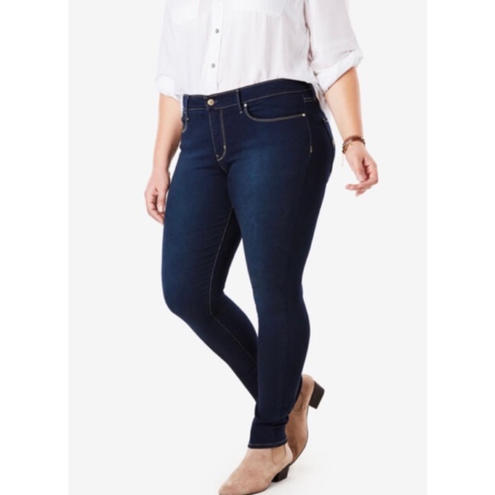 Signature by Levi Strauss & Co. Women's Curvy Skinny Jeans